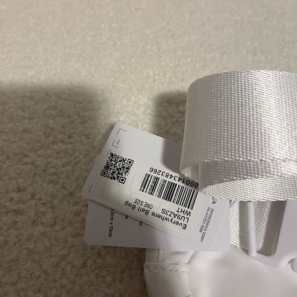 Lululemon Everywhere Belt Bag white - Picture 4 of 4
